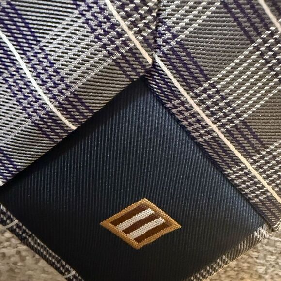 Joseph Abboud Gray Plaid Silk Tie - Picture 4 of 4